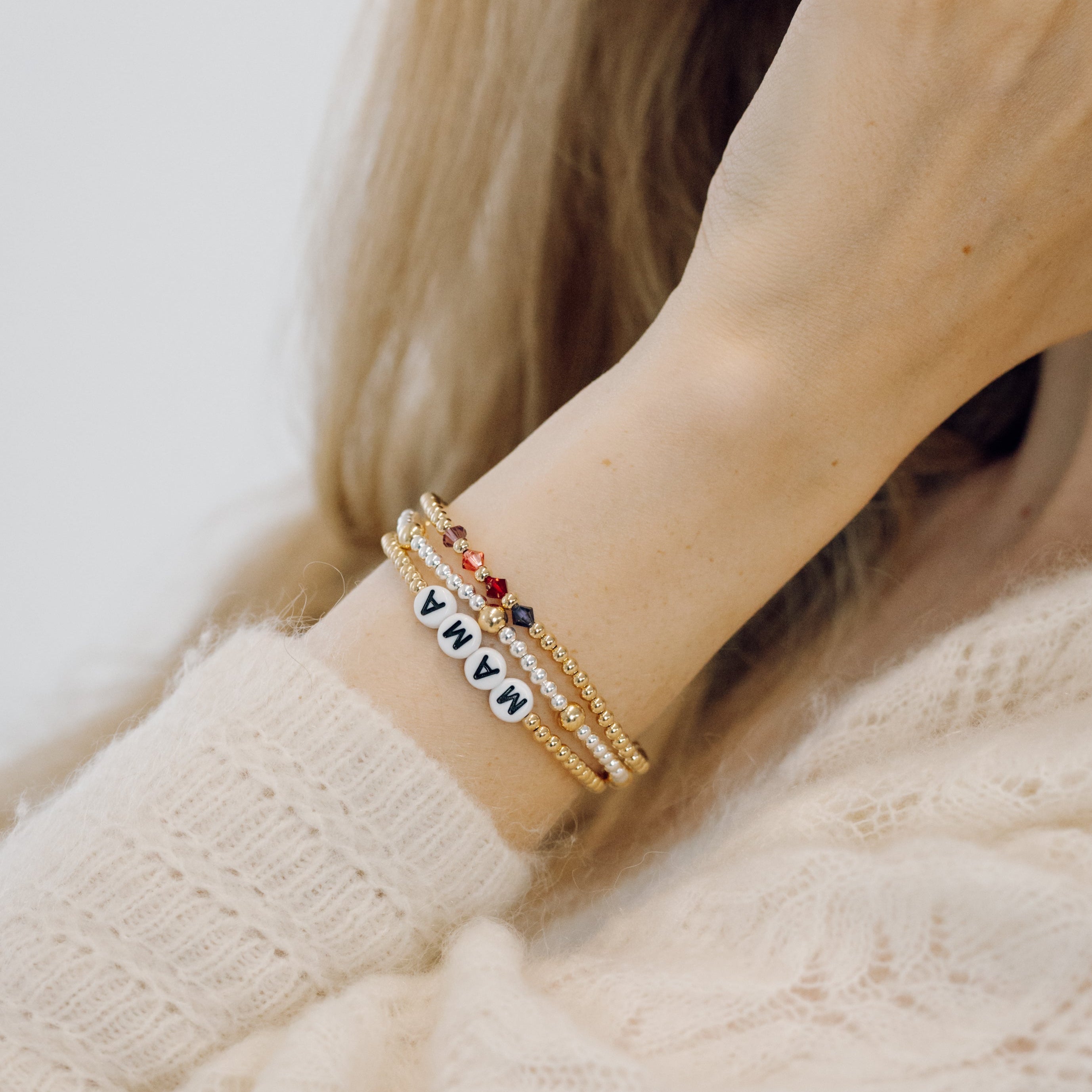 Birthstone bracelet in gold 