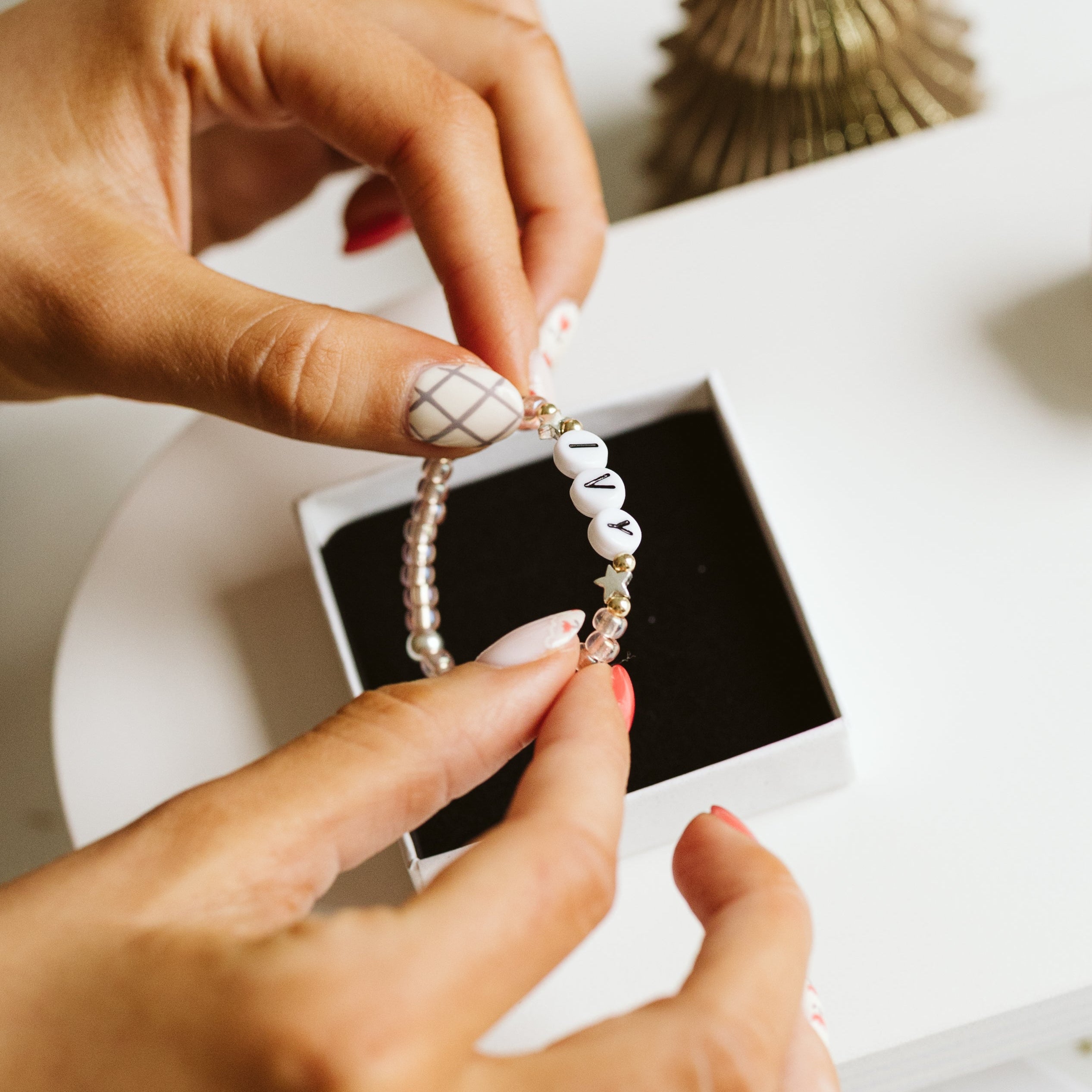 Kid's frosted rose bracelet 